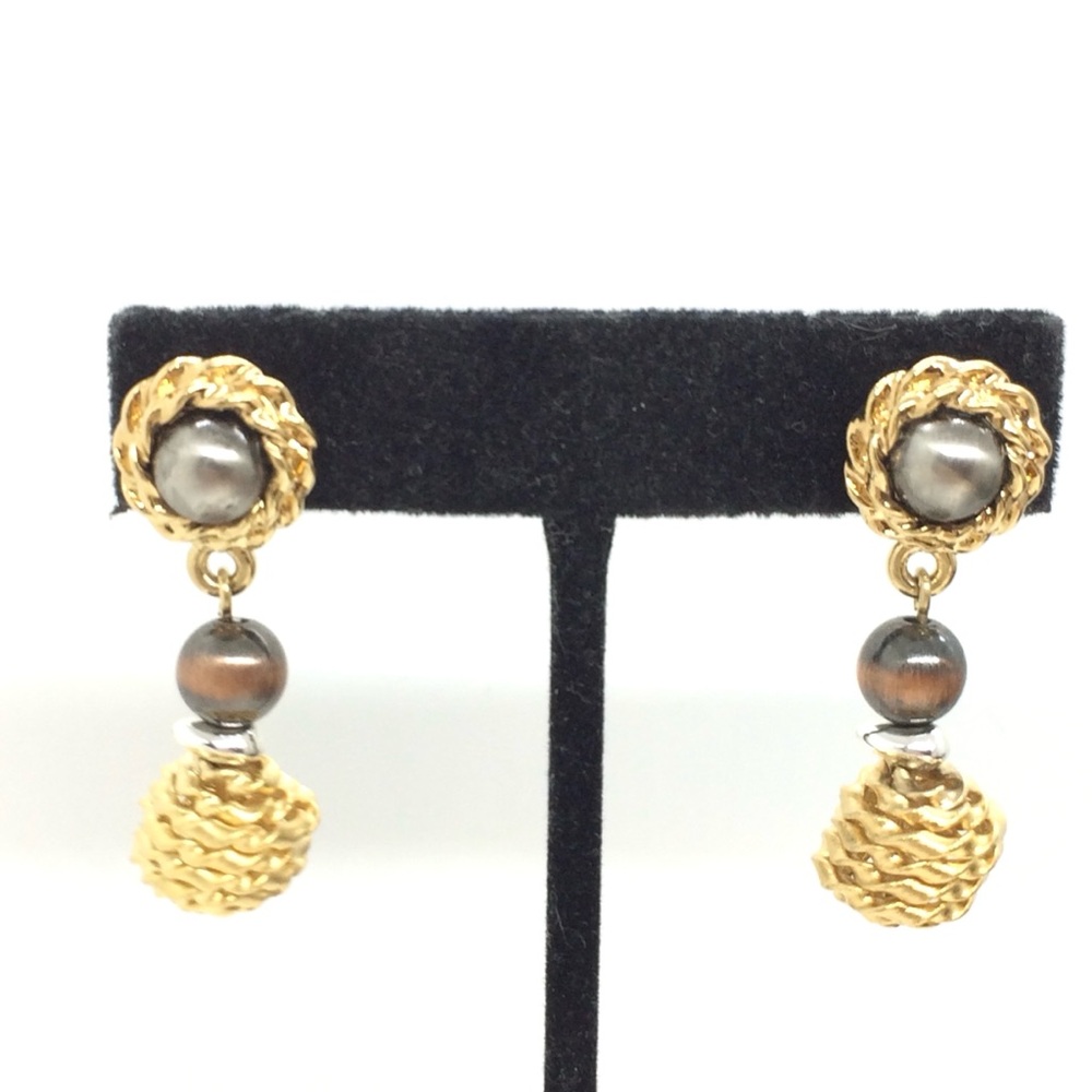 VINTAGE 90S LIZ CLAIBORNE LCI GOLD TONE ACORN EARRINGS SILVER PEARL DANGLE